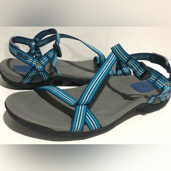 thin strap teva sandals